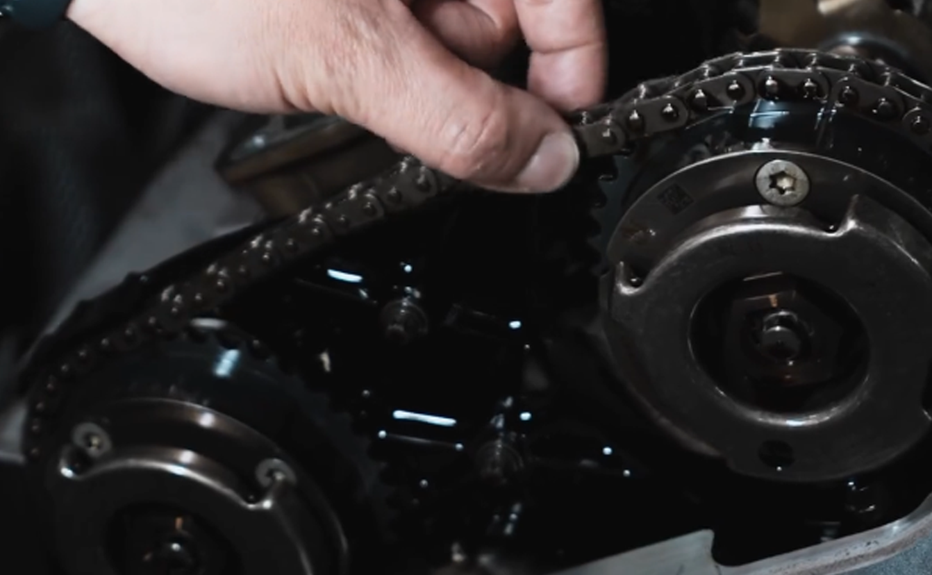 Adalah rantai waktu mesin BMW N20 benar -benar membutuhkan penggantian reguler,